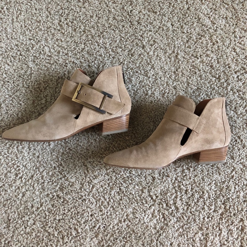 Aquatalia genuine suede ankle booties